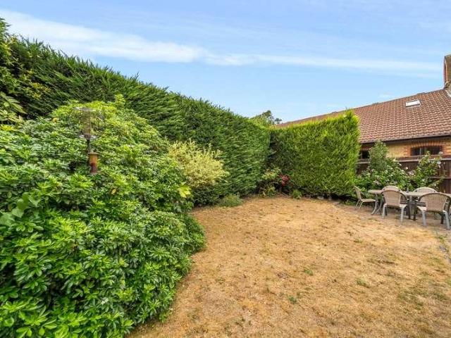 House for sale in Upper Halliford, Spelthorne