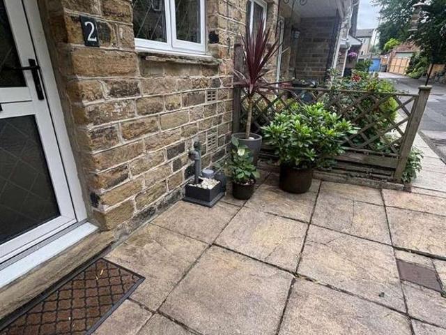 House for sale in Lindley, West Yorkshire
