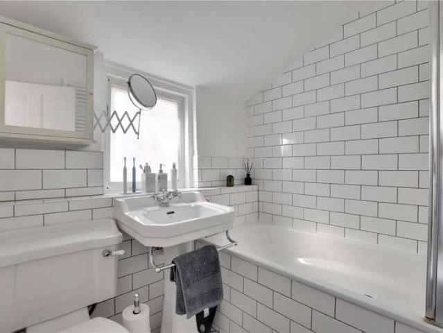House for sale in Royal Borough of Greenwich, Greater London