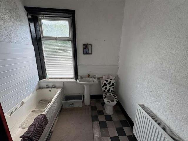House for sale in Westwood Park, Queensbury
