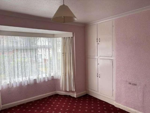 House for sale in Huddersfield, West Yorkshire
