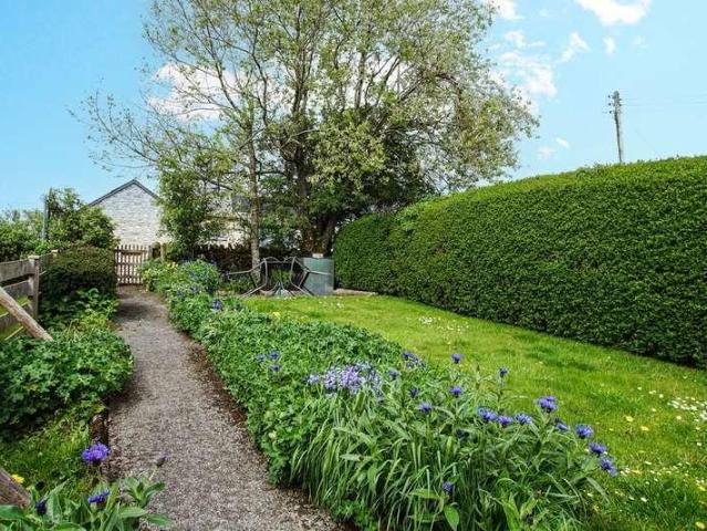House for sale in Hutton