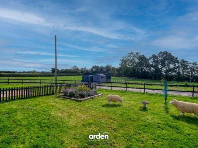 House for sale in Stoke Pound, Bromsgrove