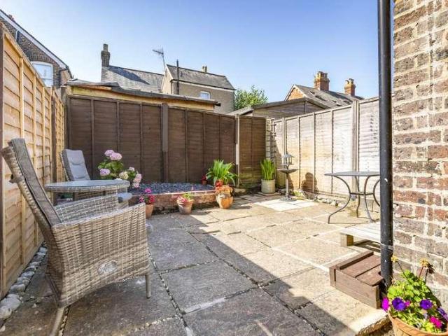 House for sale in Southborough, Sandown Park