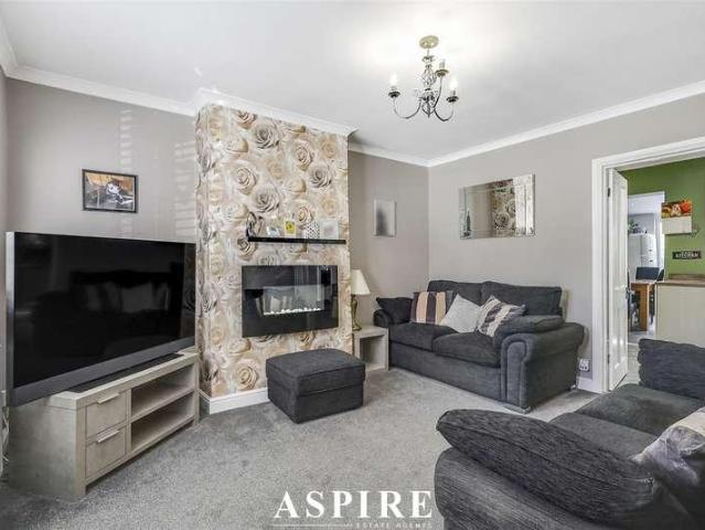 House for sale in Badgers Dene, Grays