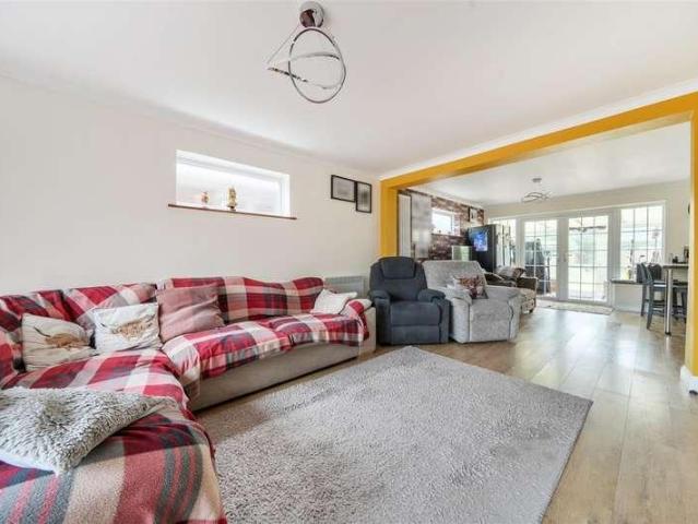 House for sale in Woodcot, Middlecroft