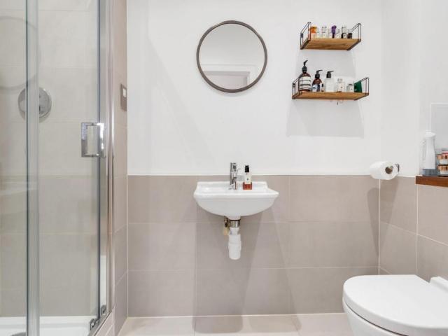 House for sale in Stoke Newington, Greater London