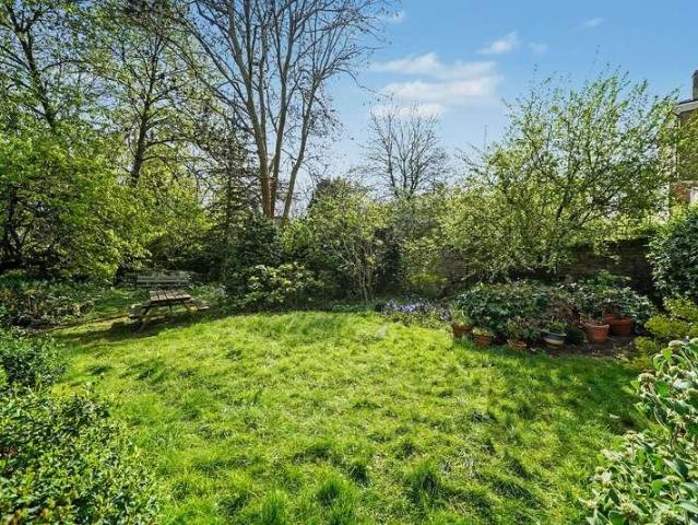 Flat for sale in Highbury, Greater London