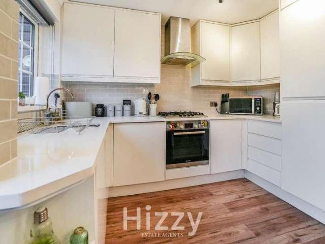House for sale in Chelmondiston, Suffolk