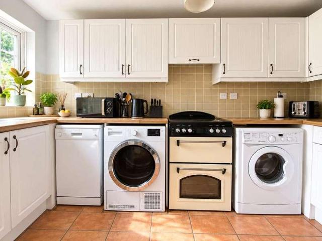 House for sale in Emmbrook, Wokingham