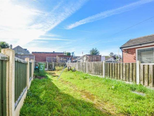 House for sale in Warmfield, West Yorkshire
