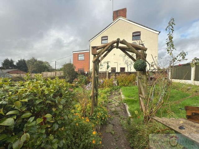 House for sale in Kingsley Moor, Staffordshire
