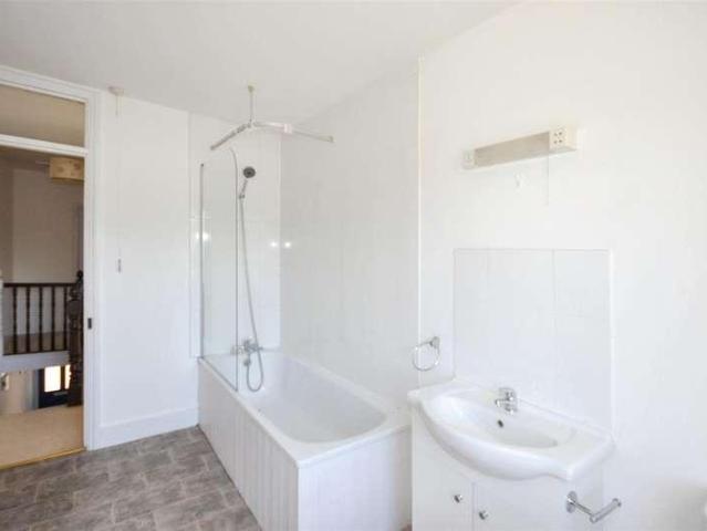 House for sale in Hall Park, Pouchen End