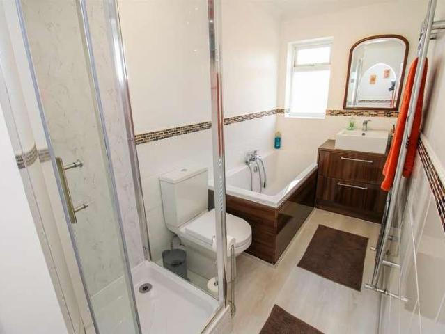 House for sale in Wakefield, Crigglestone