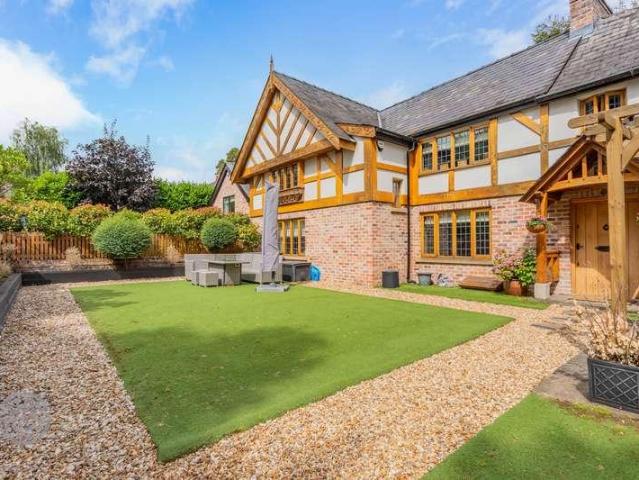 House for sale in Roe Green, Salford