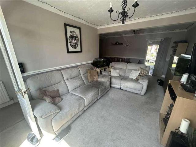 House for sale in London Borough of Hounslow, Greater London