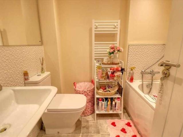 House for sale in Dale Hill, Essex