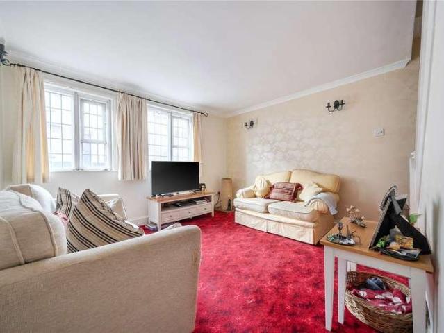 House for sale in Fole, Surrey