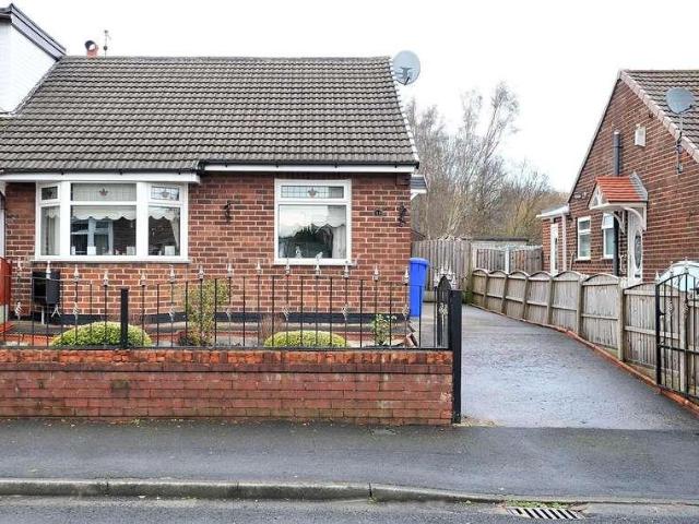 House for sale in Higher Irlam, Salford