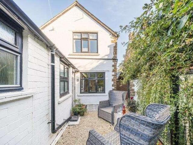 House for sale in Middleton Cheney, Northamptonshire
