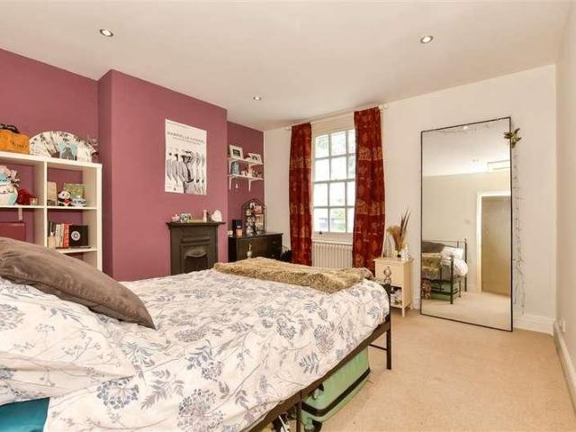 House for sale in Oad Street, Kent