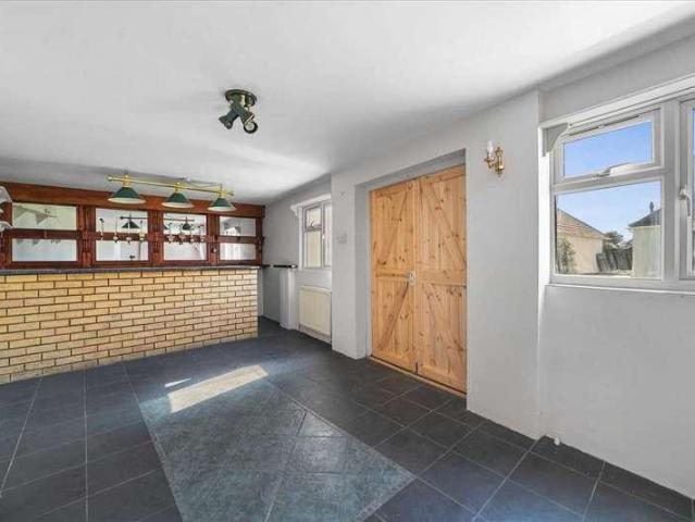 House for sale in Holland-on-Sea, Dale Hill