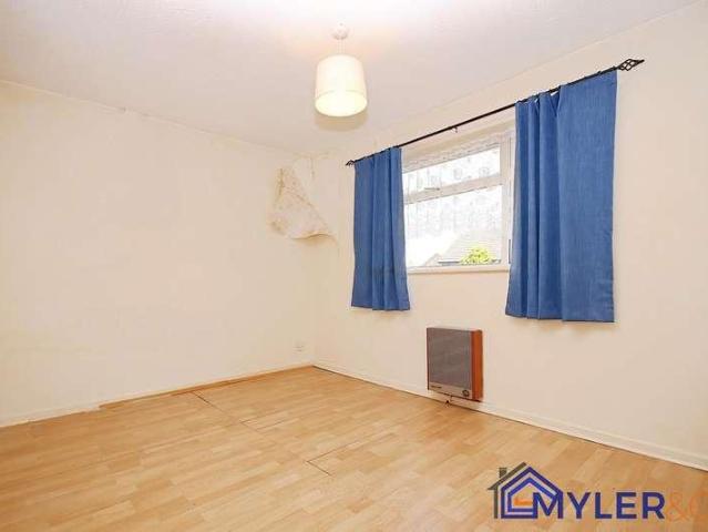 House for sale in Widnes, Parklands