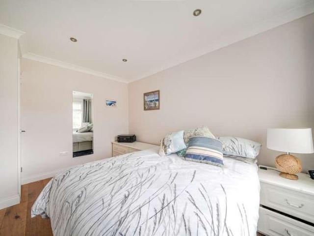 House for sale in Byfleet, Woking