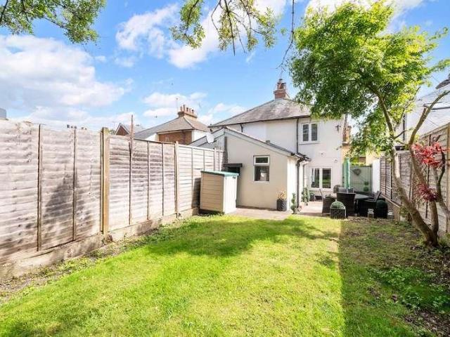 House for sale in Woodcote, Epsom