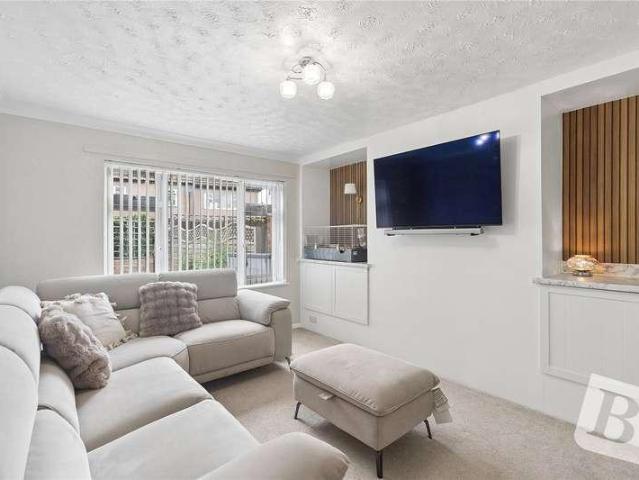 House for sale in South Hornchurch, Greater London