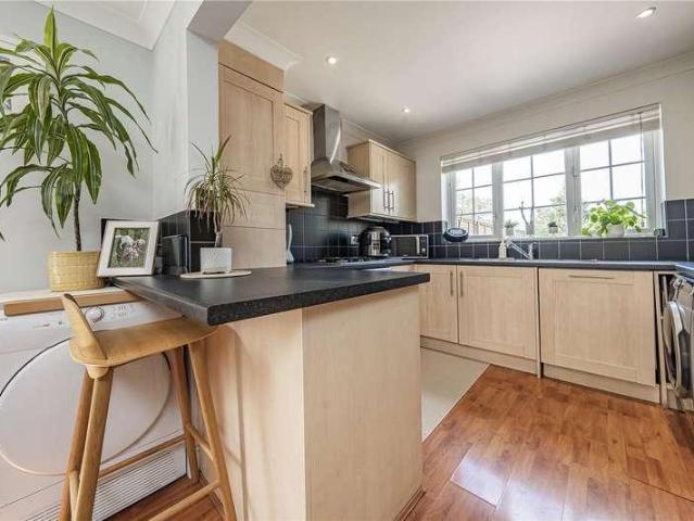 House for sale in Motspur Park, Greater London