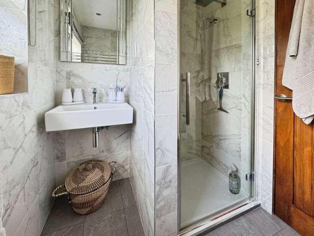 House for sale in Dale Hill, Essex