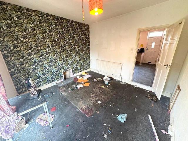 House for sale in Farsley, West Yorkshire