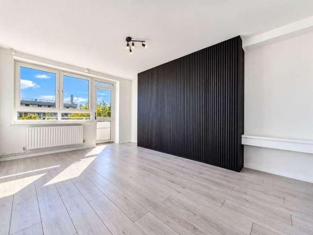 House for sale in Surrey Quays, Greater London