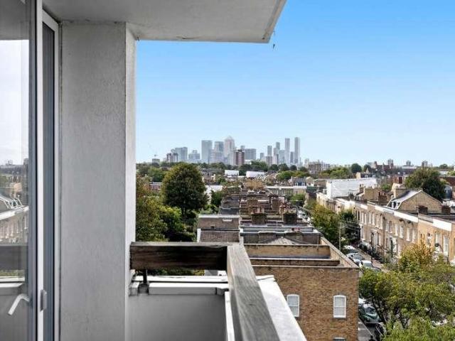 House for sale in Old Ford, Mile End