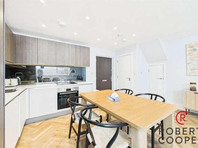 House for sale in Ruislip, Eastcote