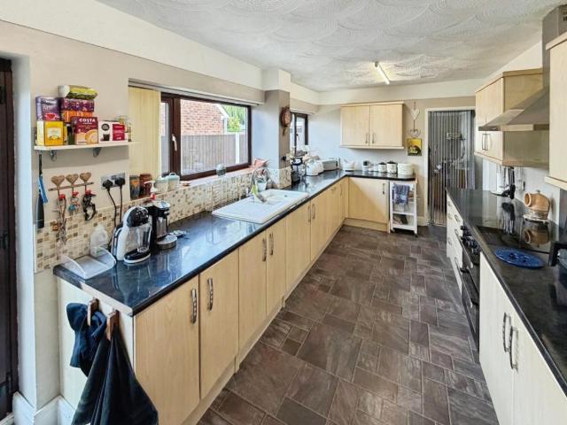 House for sale in Rossmore, Cheshire