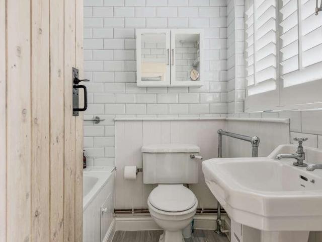 House for sale in Ashlyns Estate, Pouchen End