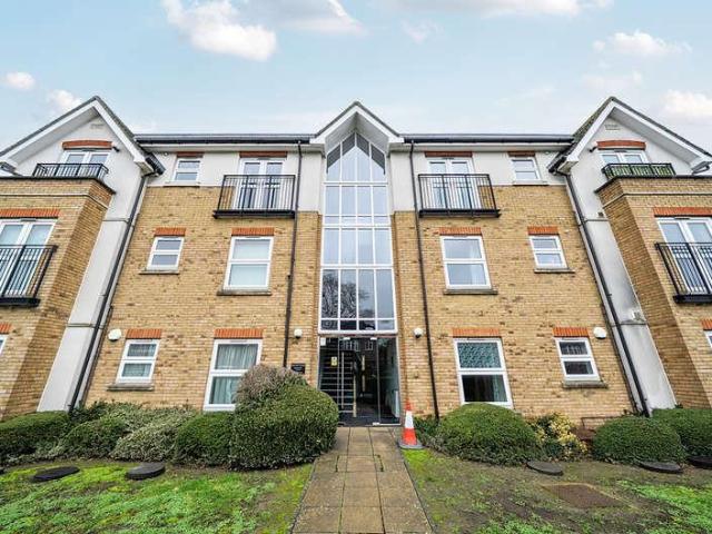 House for sale in Longlands, Greater London