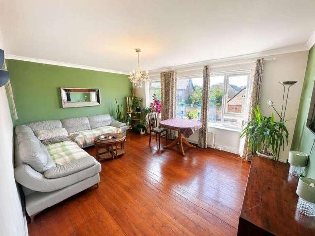 House for sale in Surbiton, Greater London