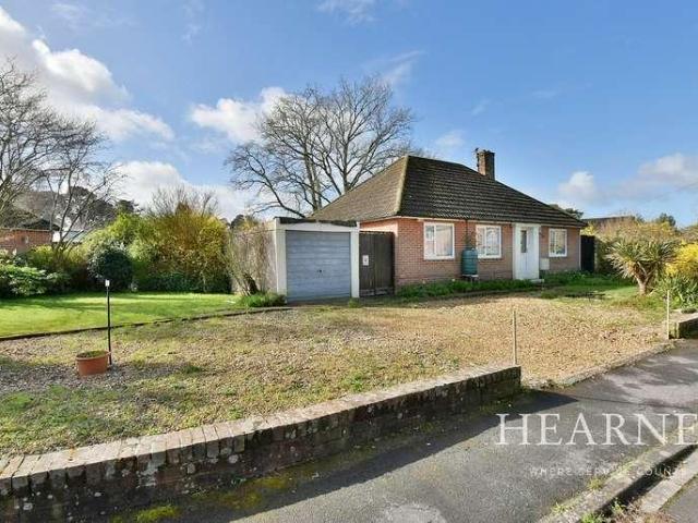 House for sale in Tricketts Cross, Ferndown