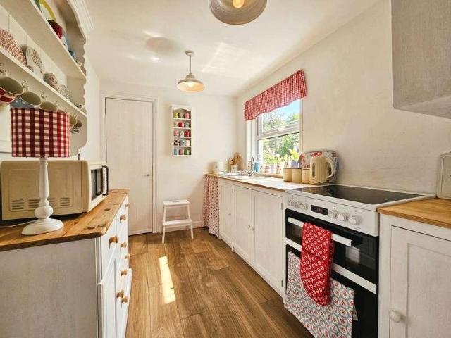 House for sale in Chipping Hill, Essex