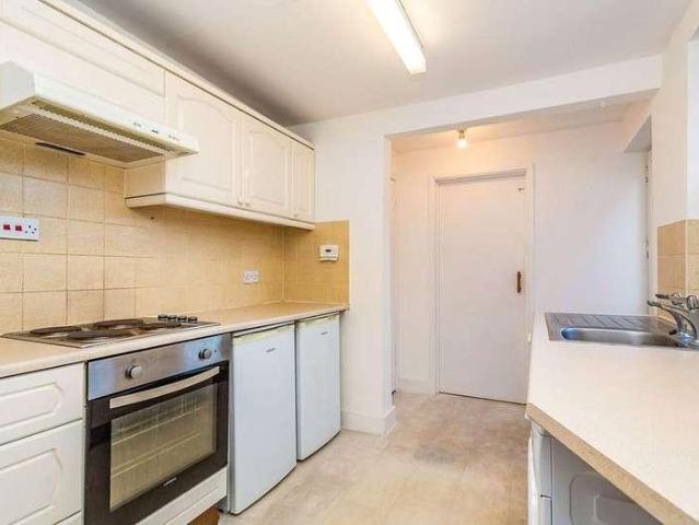 House for sale in Shinfield, Three Mile Cross