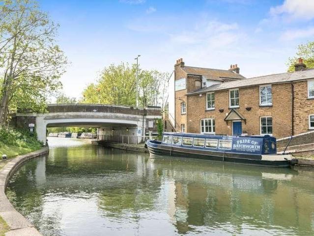 House for sale in Batchworth