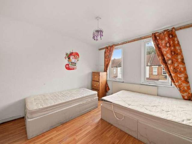 House for sale in London Borough of Hounslow, Greater London