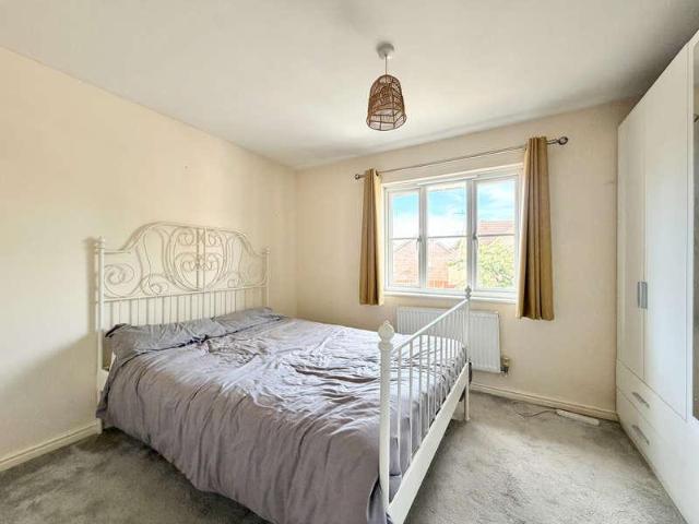 House for sale in Castlemead, Pitstone