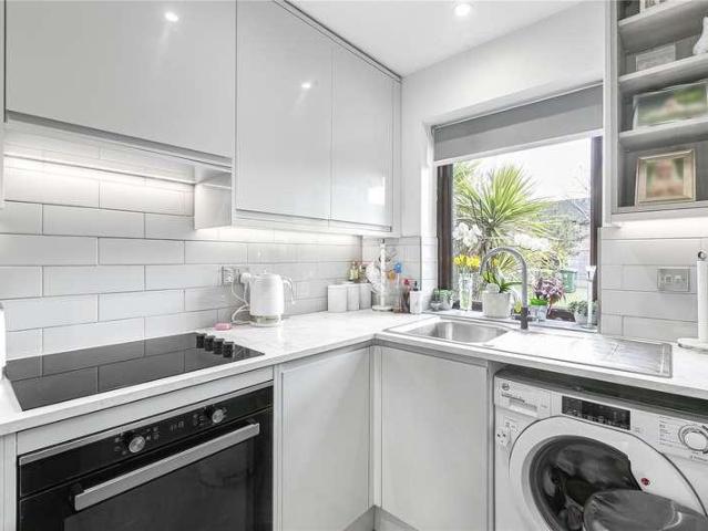 House for sale in Littleton Common, Lower Halliford