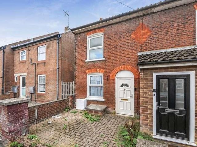 House for sale in Dunstable, Central Bedfordshire