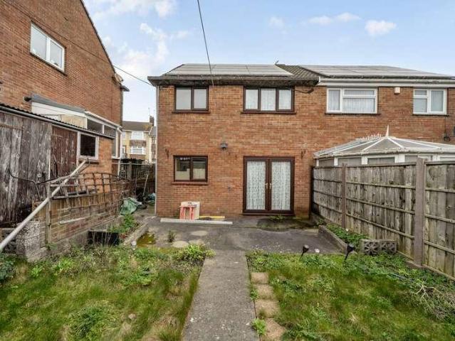 House for sale in Kingswood