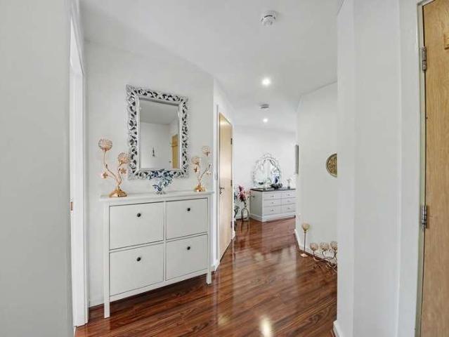 Flat for sale in Salford Quays, Salford